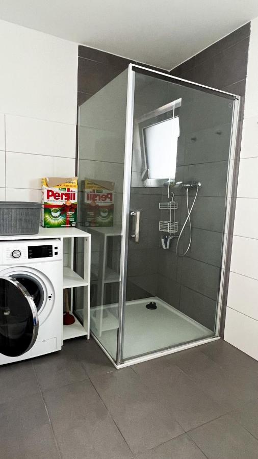 2 Zkb Apartment In Mannheim Kueche - Parken - Grosser Tv Eksteriør billede