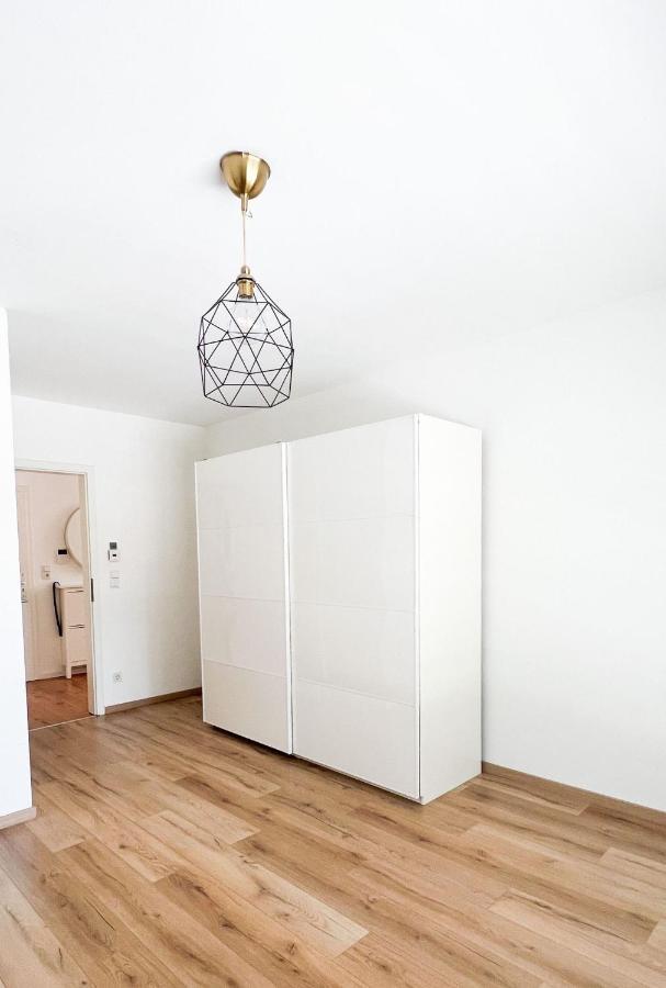 2 Zkb Apartment In Mannheim Kueche - Parken - Grosser Tv Eksteriør billede
